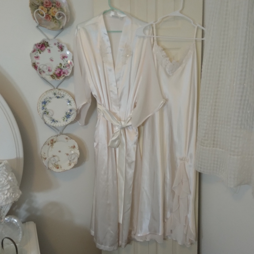 Cato Robe and Matching Gown Full Length